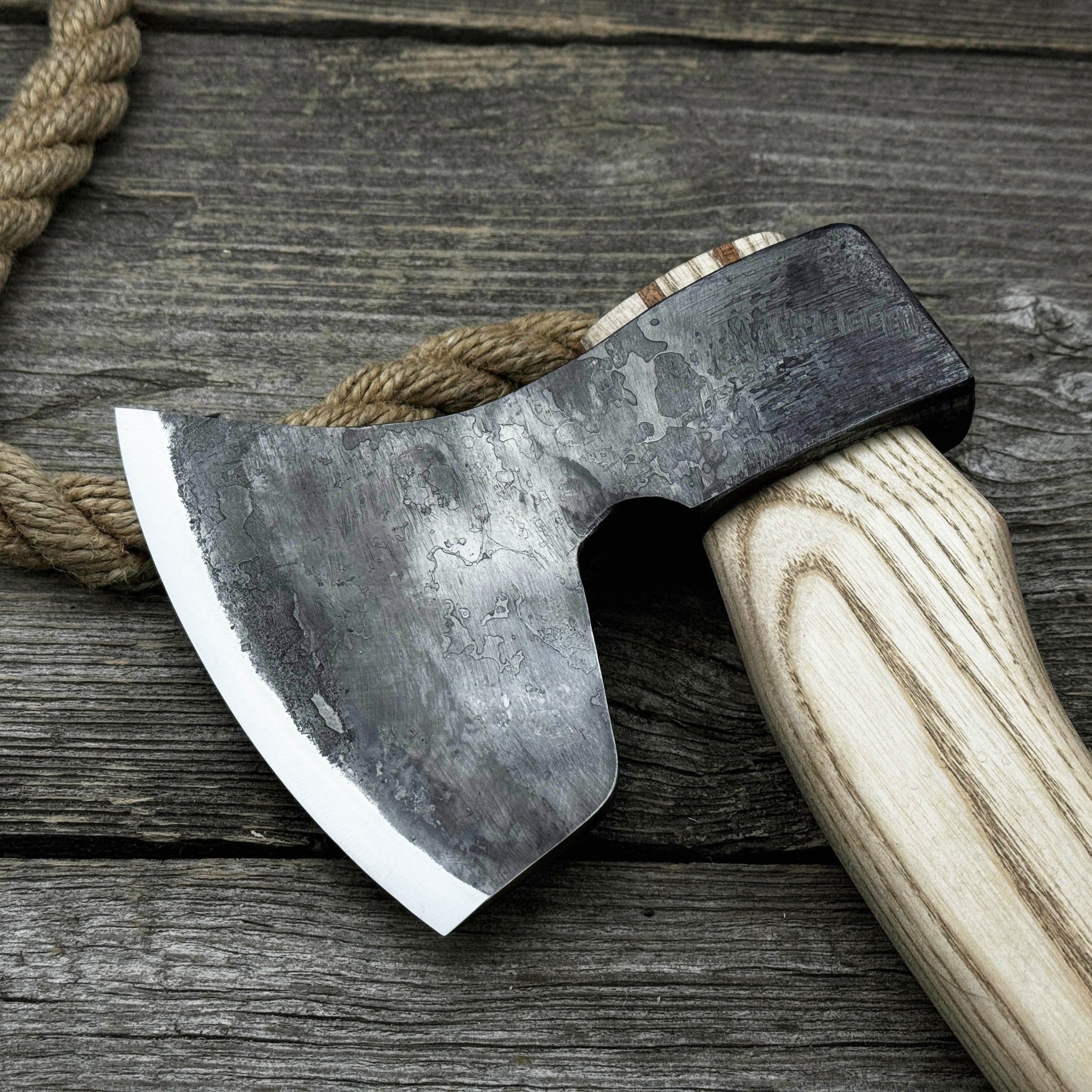 Chopping Axe with Leather Back Carry Pouch, 1.05 kg (2.2 lb)